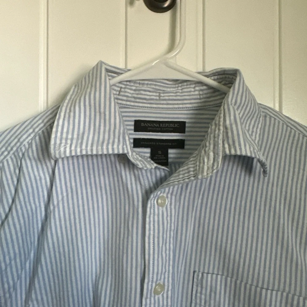 Banana Republic Men's Blue Striped Shirt